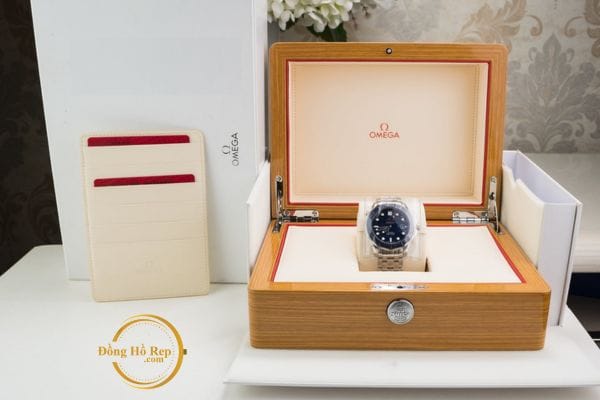 Đồng hồ Omega Fake được rất nhiều người ưa chuộng hiện nay