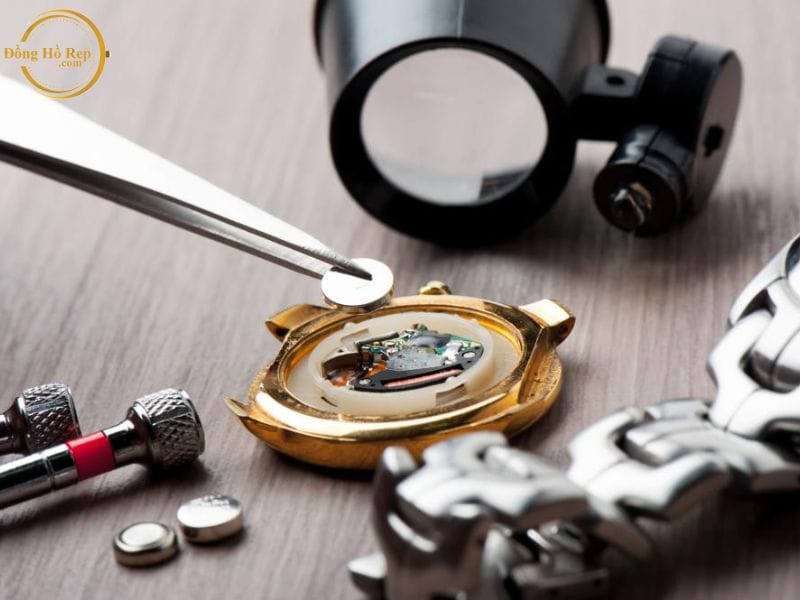 Gợi ý 10+ địa chỉ sửa đồng hồ Rolex tốt chất lượng nhất hiện nay 1 Sua-dong-ho-rolex (3)